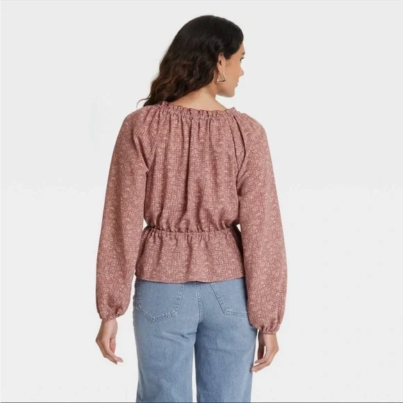 Womens Universal Thread Peplum Style Blouse size large - Picture 2 of 8